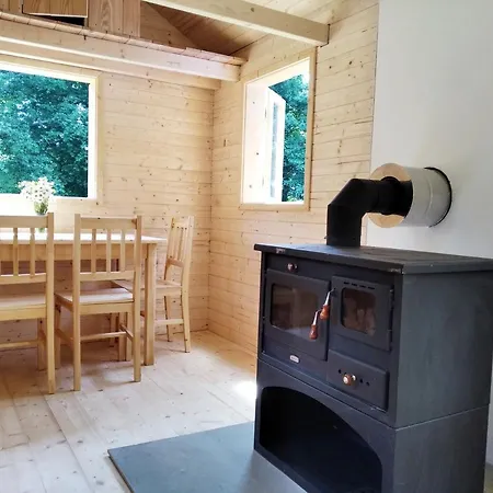 Celorocni Glamping V Pohodlnem Domecku 山林小屋