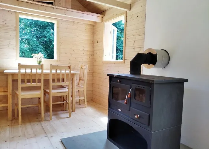 Celorocni Glamping V Pohodlnem Domecku 롯지