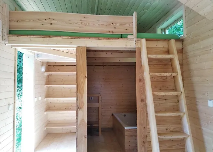 Celorocni Glamping V Pohodlnem Domecku 롯지 Výprachtice