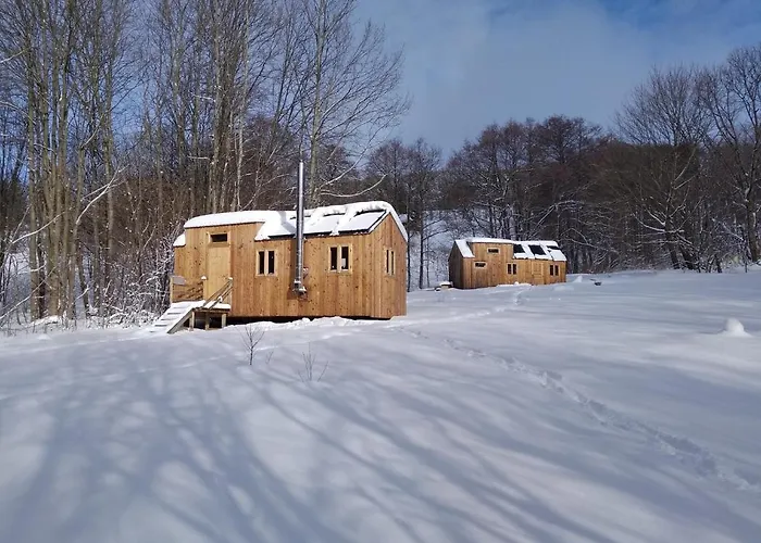 Celorocni Glamping V Pohodlnem Domecku 롯지